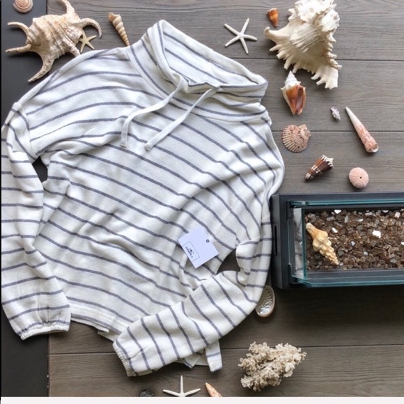 🌴🌼O’Neill- SWEATSHIRT🌼🌴 - Picture 2 of 10